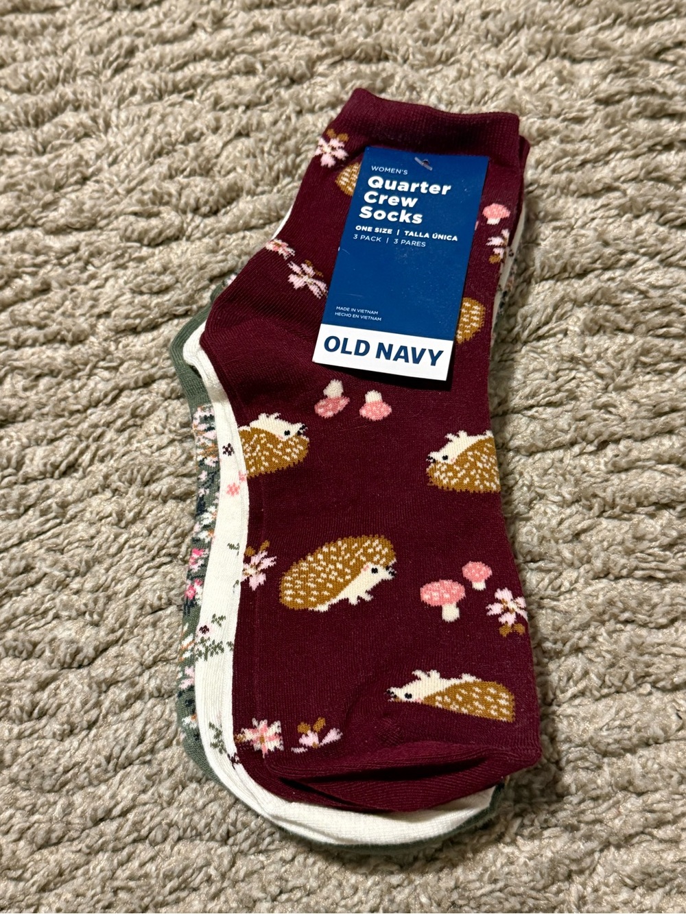 Old Navy Women's Maroon Hedgehog Quarter Crew Socks - 3 Pack